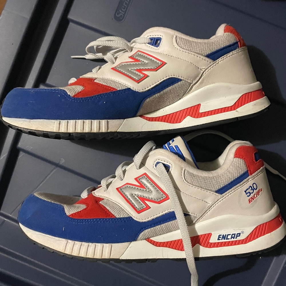 Sneakers